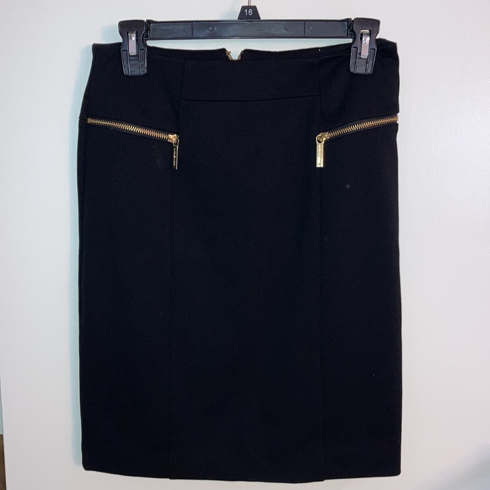 Michael Kors Size 6, black pencil skirt.